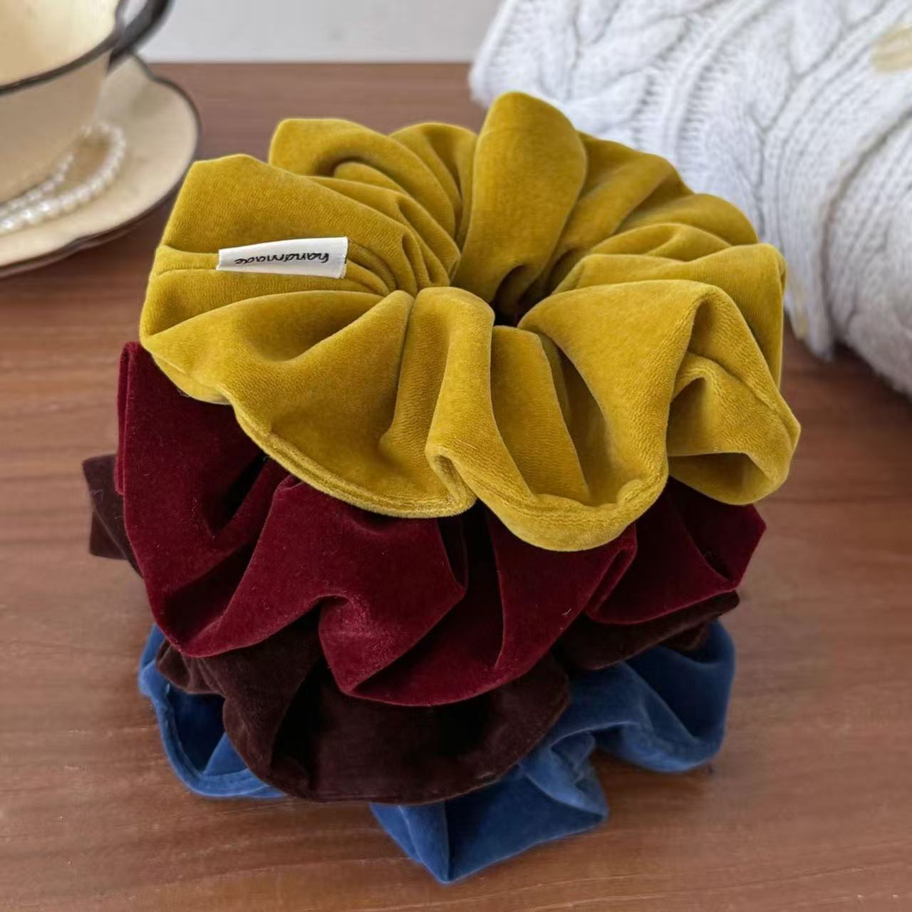 Korean-style minimalist velvet - đánh giá và giá Travel Accessories Aesthetic